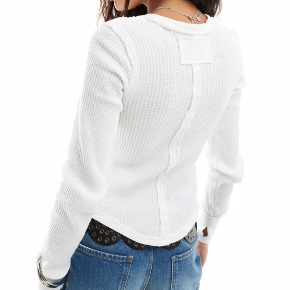 Free People We The Free
White Roll With It Long Sleeve Thermal Shirt Size M - Picture 2 of 12